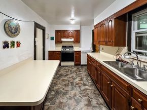 38 Van Reypen St, Jersey City NJ 07306