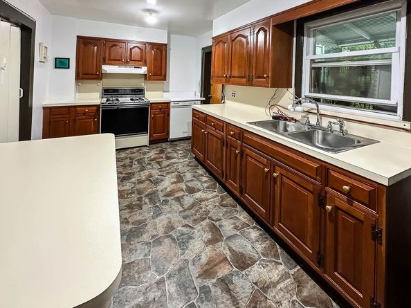 38 Van Reypen St, Jersey City NJ 07306