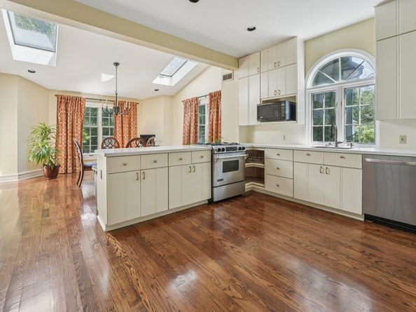 191 Hillside Ave, Englewood NJ 07631