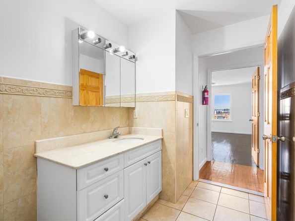 4401 Smith Ave 1B, North Bergen NJ 07047
