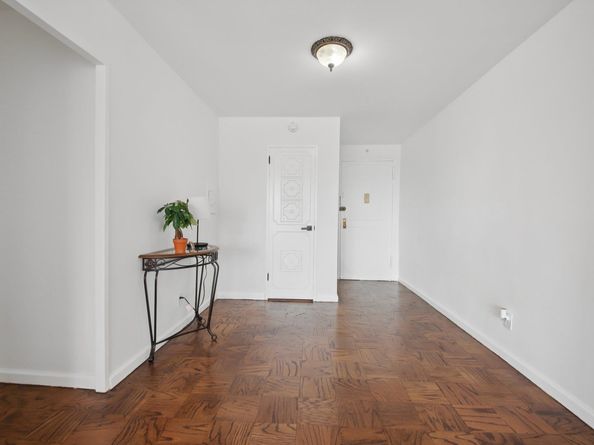 10 Huron Ave 11D, Jersey City NJ 07306