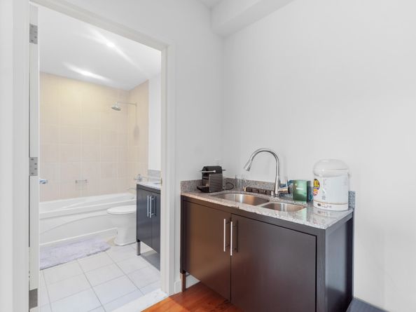 1 Shore Lane 619, Jersey City NJ 07302