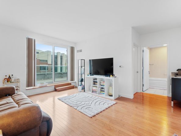 1 Shore Lane 619, Jersey City NJ 07302