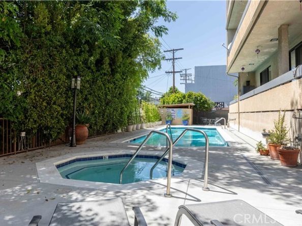 11322 Camarillo Street 204, North Hollywood (los Angeles) CA 91602