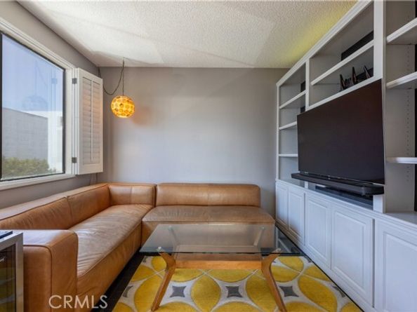 11322 Camarillo Street 204, North Hollywood (los Angeles) CA 91602