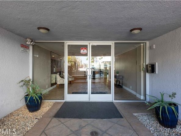 11322 Camarillo Street 204, North Hollywood (los Angeles) CA 91602