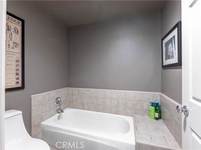 11322 Camarillo Street 204, North Hollywood (los Angeles) CA 91602