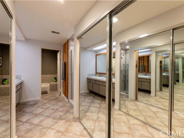 11322 Camarillo Street 204, North Hollywood (los Angeles) CA 91602