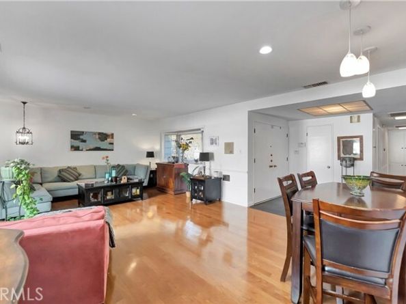 3211 Locust Avenue, Long Beach CA 90807