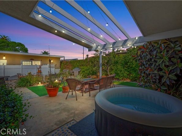 3211 Locust Avenue, Long Beach CA 90807