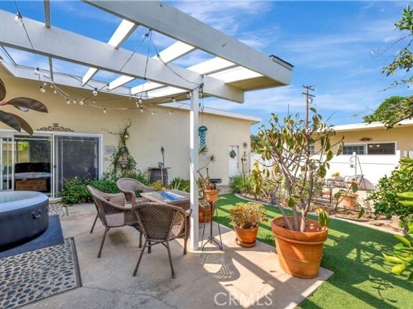 3211 Locust Avenue, Long Beach CA 90807