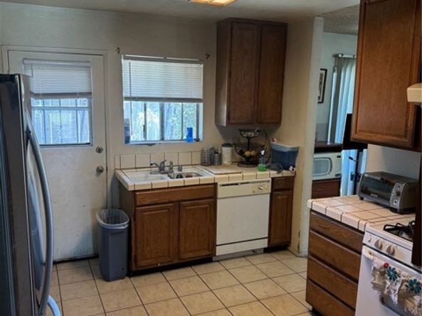 14222 Filmore, Arleta (los Angeles) CA 91331