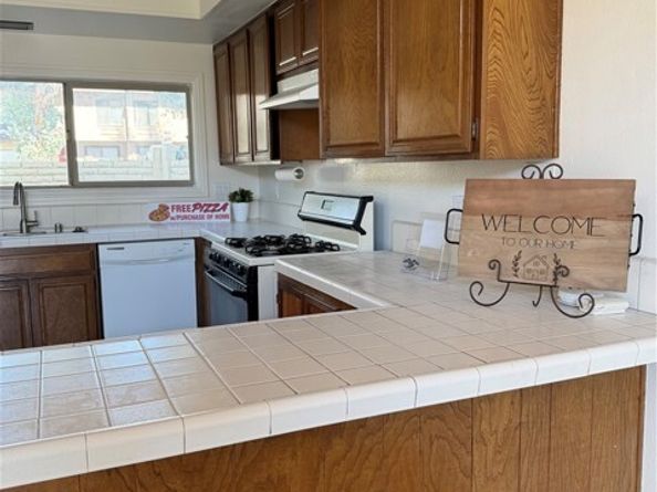 2618 N Tustin D/34, Santa Ana CA 92705