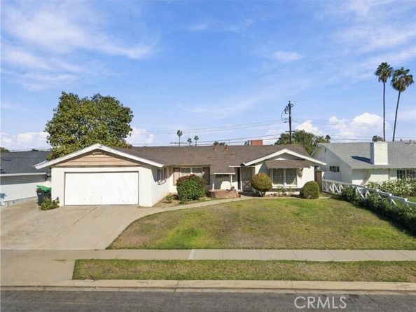 3076 Madeira, Costa Mesa CA 92626