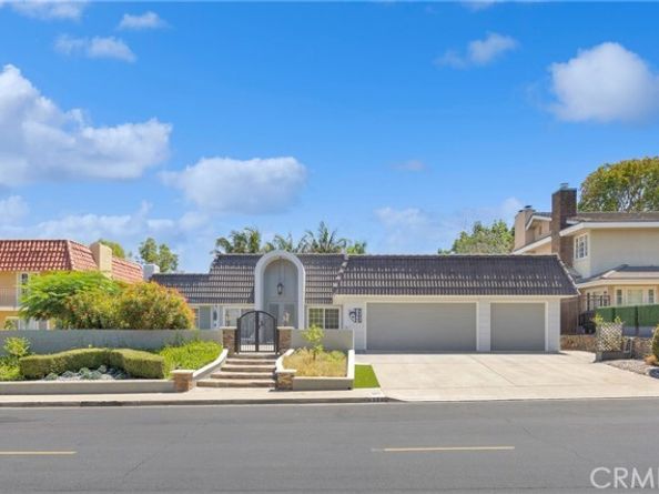 6380 E Bixby Hill, Long Beach CA 90815