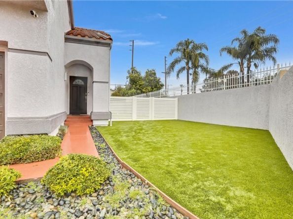 23205 Runnymede, West Hills (los Angeles) CA 91307