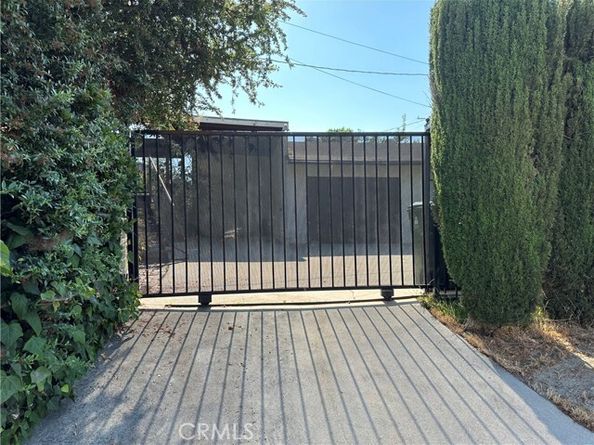 11203 Califa Street, North Hollywood (los Angeles) CA 91601