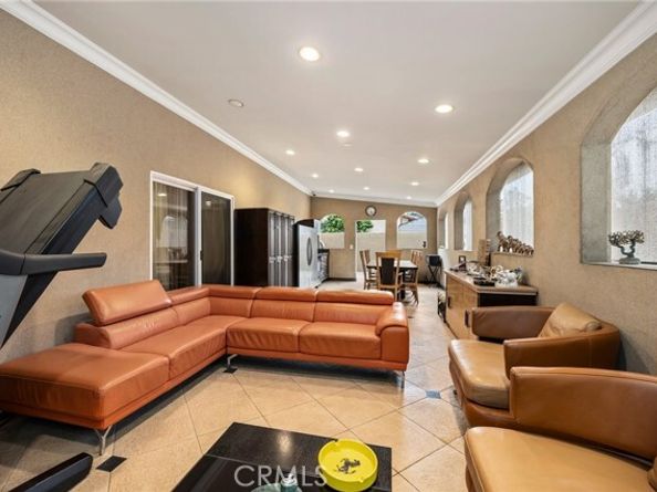 10610 Oak Tree Way, Sunland (los Angeles) CA 91040