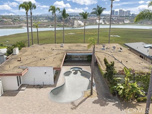 1542 Galaxy Drive, Newport Beach CA 92660