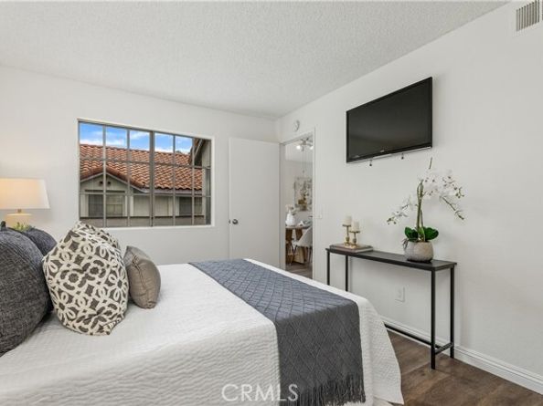 23371 La Crescenta, Mission Viejo CA 92691