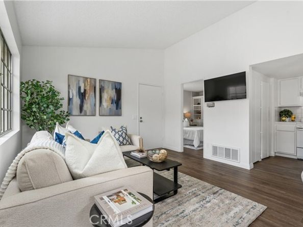 23371 La Crescenta, Mission Viejo CA 92691