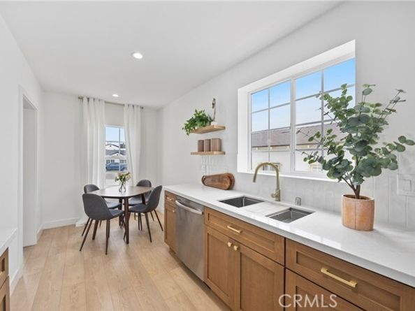4254 W 58th Place, Los Angeles CA 90043