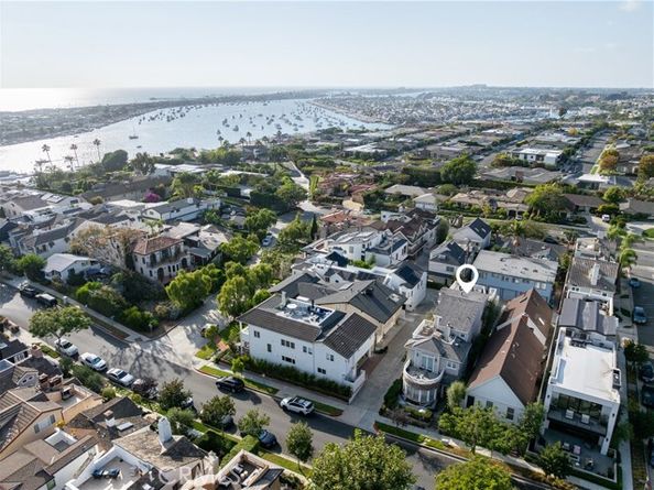 433 Acacia, Corona Del Mar (newport Beach) CA 92625