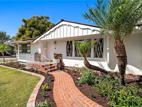 360 Bucknell Road, Costa Mesa CA 92626
