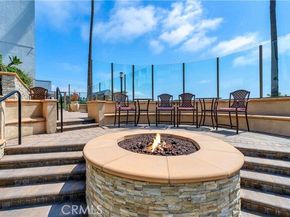 610 The Village, Redondo Beach CA 90277