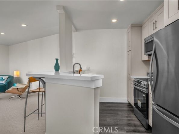 610 The Village, Redondo Beach CA 90277