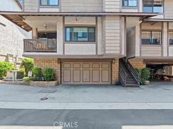 910 W Foothill Boulevard