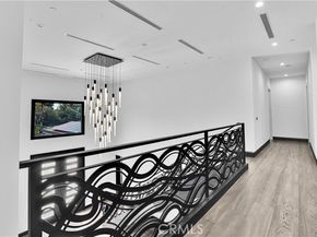 9218 Encino Avenue, Northridge (los Angeles) CA 91325