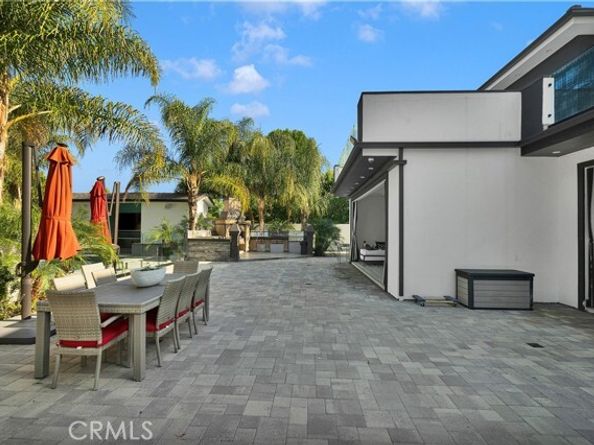 9218 Encino Avenue, Northridge (los Angeles) CA 91325