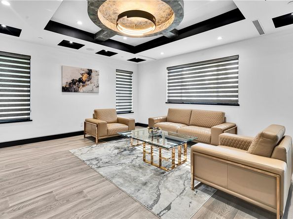 9218 Encino Avenue, Northridge (los Angeles) CA 91325