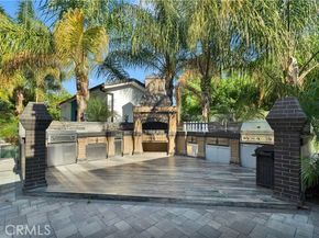 9218 Encino Avenue, Northridge (los Angeles) CA 91325
