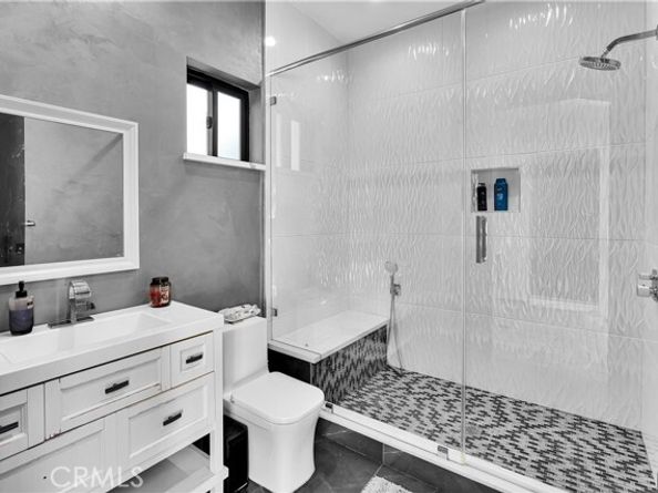 9218 Encino Avenue, Northridge (los Angeles) CA 91325