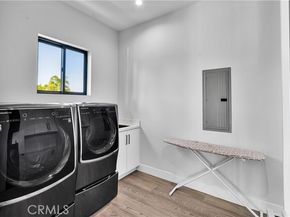 9218 Encino Avenue, Northridge (los Angeles) CA 91325