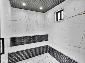 9218 Encino Avenue, Northridge (los Angeles) CA 91325