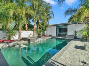 9218 Encino Avenue, Northridge (los Angeles) CA 91325