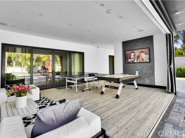 9218 Encino Avenue, Northridge (los Angeles) CA 91325