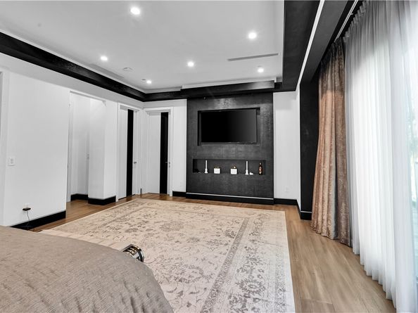 9218 Encino Avenue, Northridge (los Angeles) CA 91325