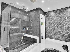 9218 Encino Avenue, Northridge (los Angeles) CA 91325