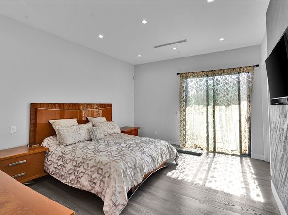 9218 Encino Avenue, Northridge (los Angeles) CA 91325