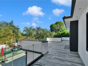 9218 Encino Avenue, Northridge (los Angeles) CA 91325