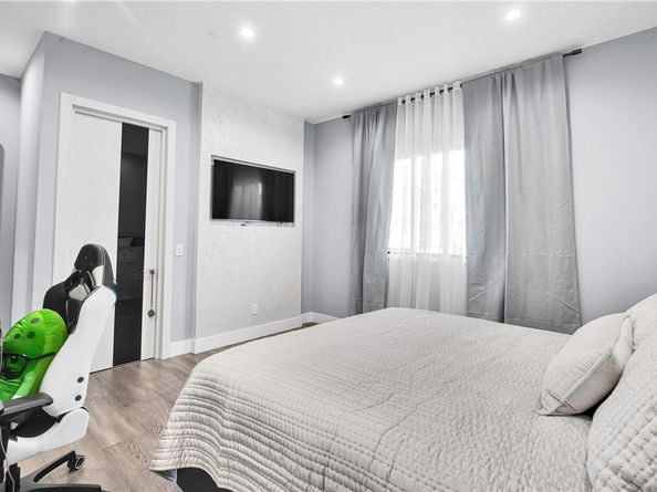 9218 Encino Avenue, Northridge (los Angeles) CA 91325
