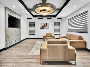 9218 Encino Avenue, Northridge (los Angeles) CA 91325