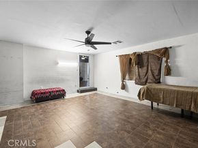 8134 Baird Avenue, Reseda (los Angeles) CA 91335