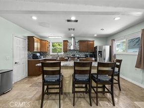 8134 Baird Avenue, Reseda (los Angeles) CA 91335