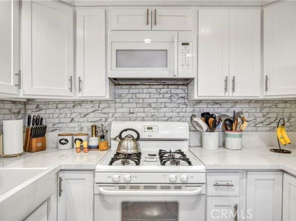 15155 Sherman Way 14, Van Nuys (los Angeles) CA 91405
