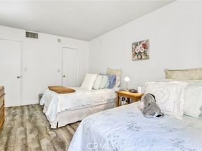 15155 Sherman Way 14, Van Nuys (los Angeles) CA 91405